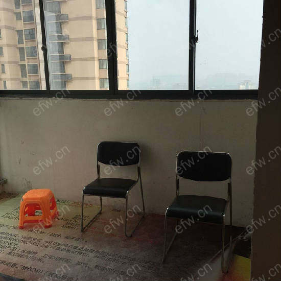 东风家园精装2室  随时看房 拎包入住