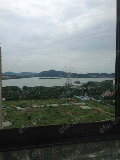 1房豪装拎包即住,蠡湖一号尽享优雅品质,多重阳台+飘窗