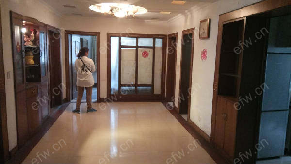 新联苑 3室2厅2楼有电梯全装修