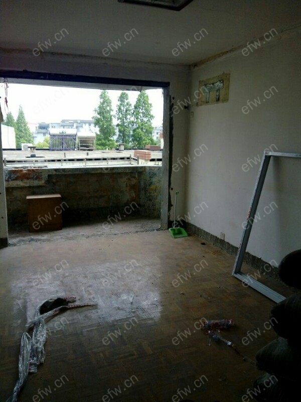 沁园新村 房型正气,精装修 看房方便