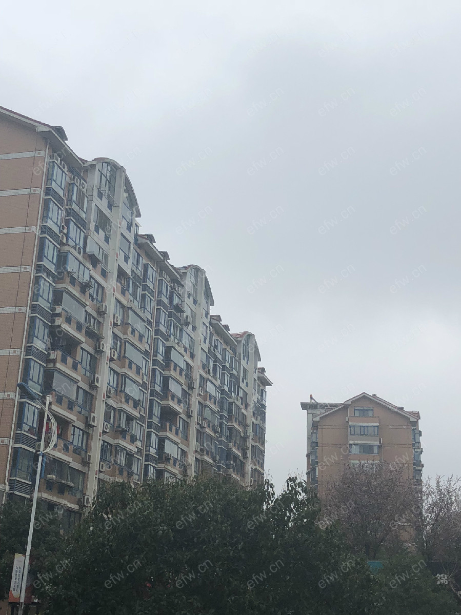 春江花园精装三房出售