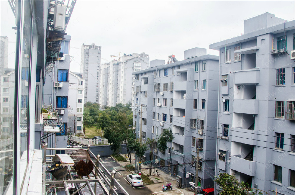 民丰里 精装一室 诚心出售 价可商