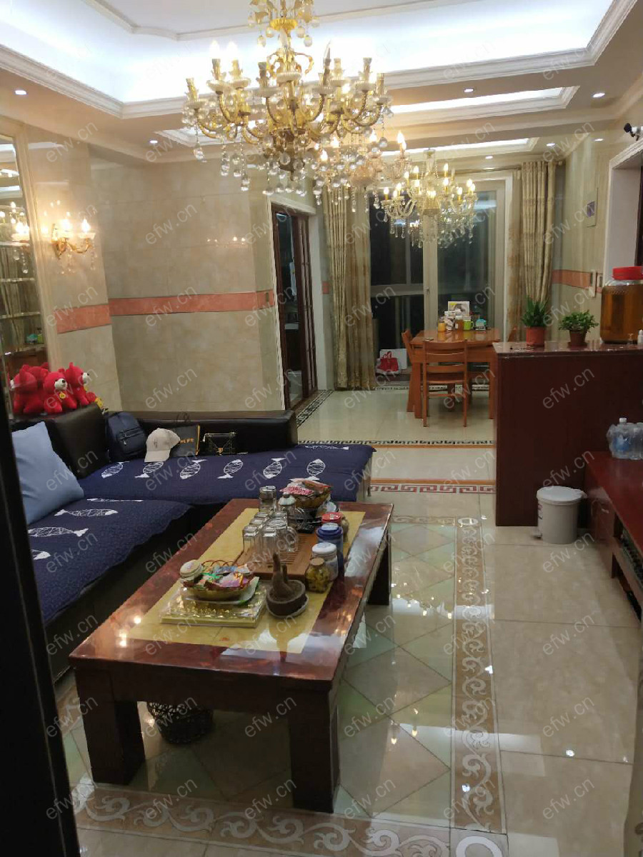 蔚蓝观邸 户型方正 南北通透