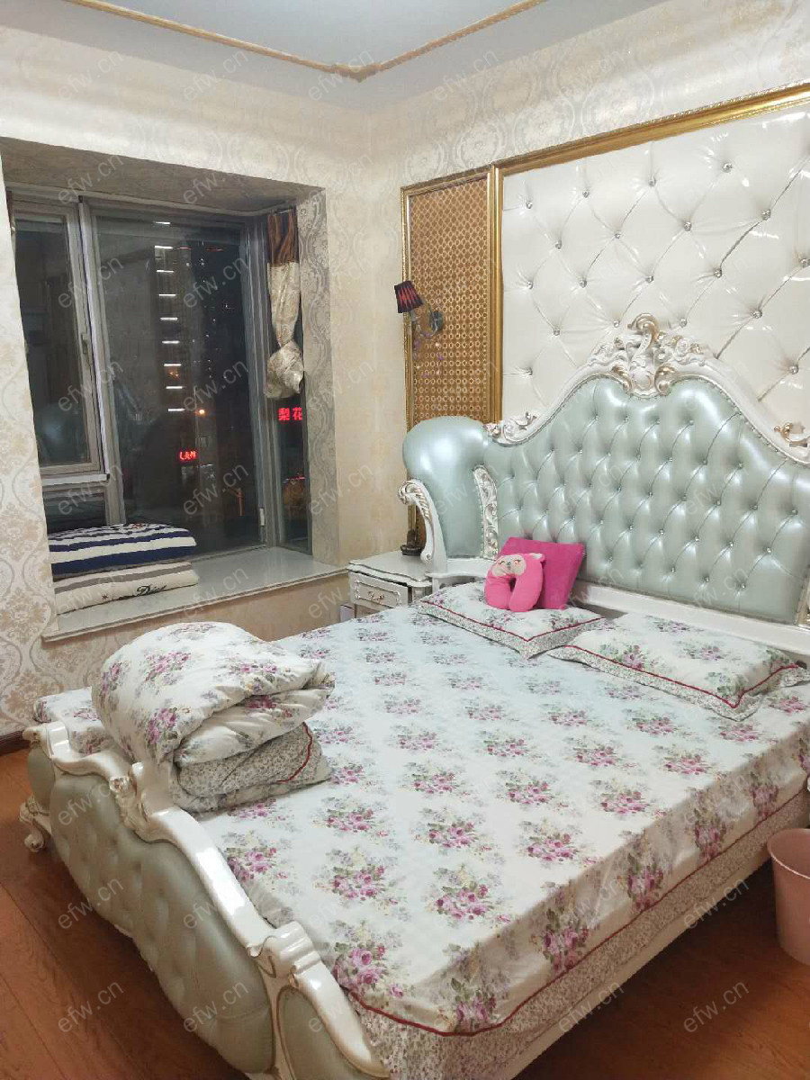 蔚蓝观邸 户型方正 南北通透