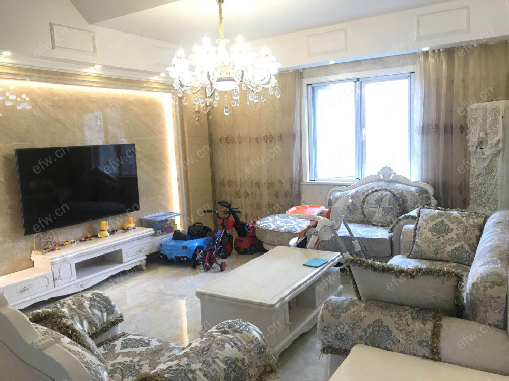 紫金伴山 豪华装修  带大阁楼