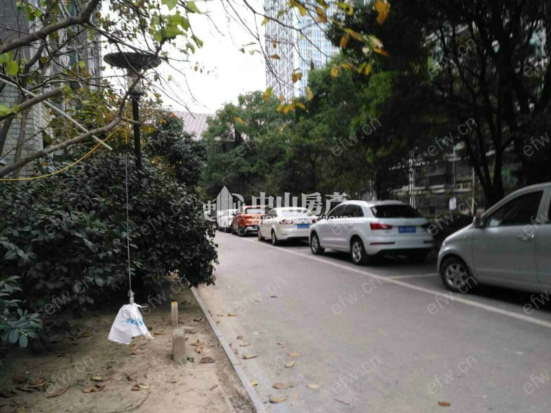 金都花园 2室2厅 房东诚心出售 近学校