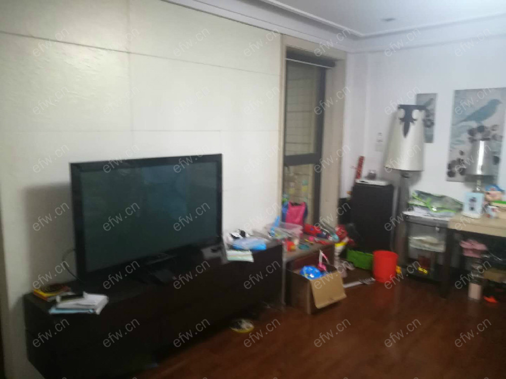 看价格单价不要一万 新区泰山路万达商圈 精装刚需三房