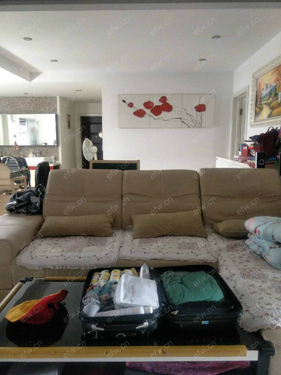 新联家园 2室2厅有一个露台.看房提前联系