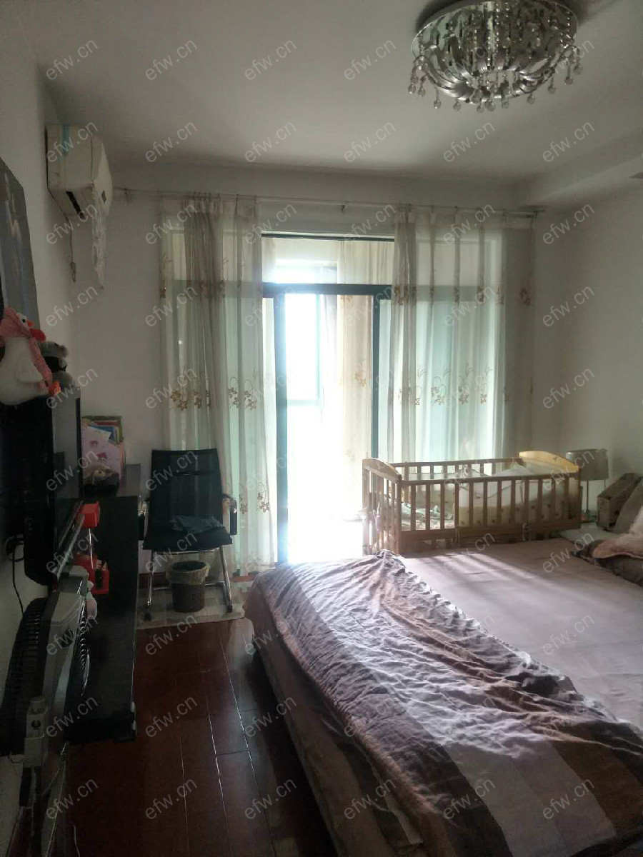新联家园 2室2厅有一个露台.看房提前联系