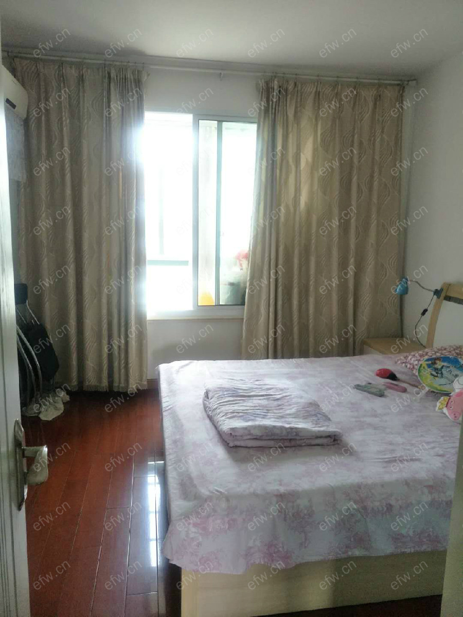 新联家园 2室2厅有一个露台.看房提前联系