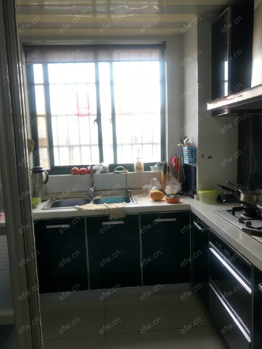 新联家园 2室2厅有一个露台.看房提前联系
