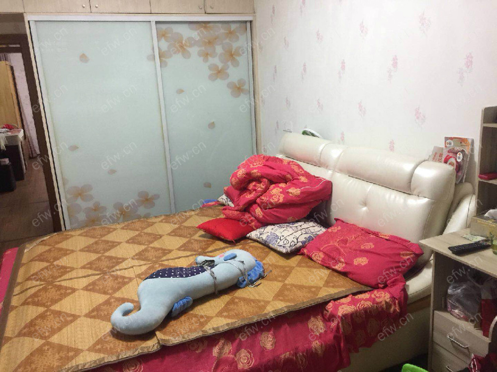 惠龙新村，精装修采光好交通便利
