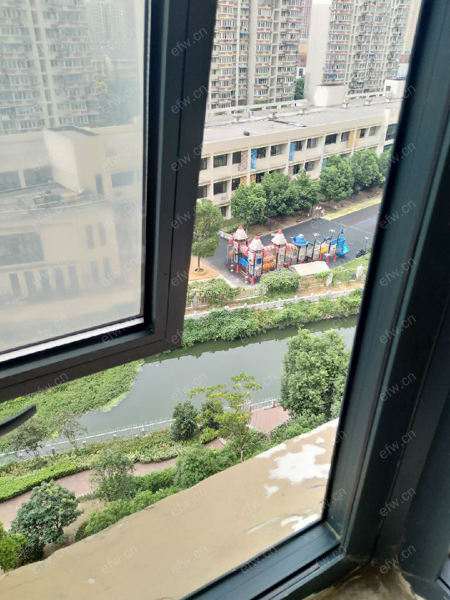 富城湾 3室2厅 装修保养不错