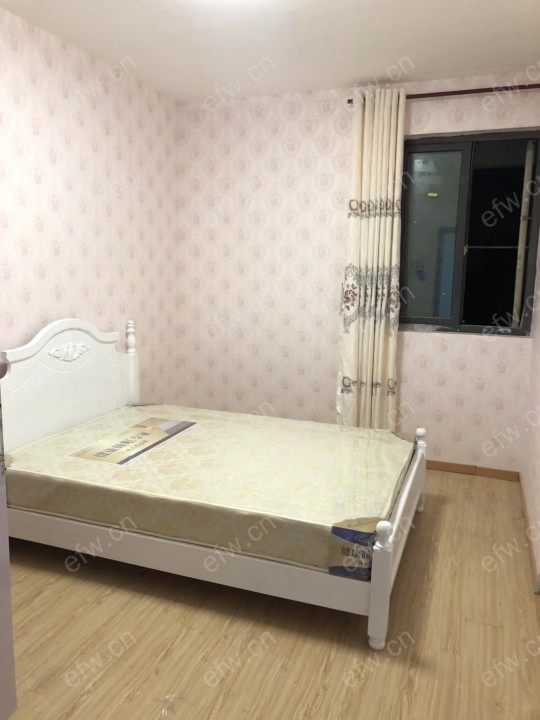 扬名花园 3室1厅