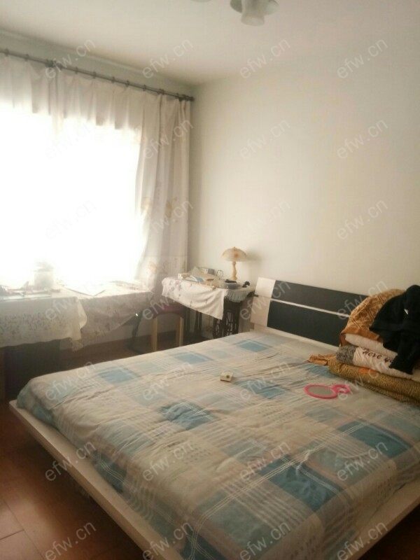 隆泉园 5室2厅，精装，顶复，适合刚需客