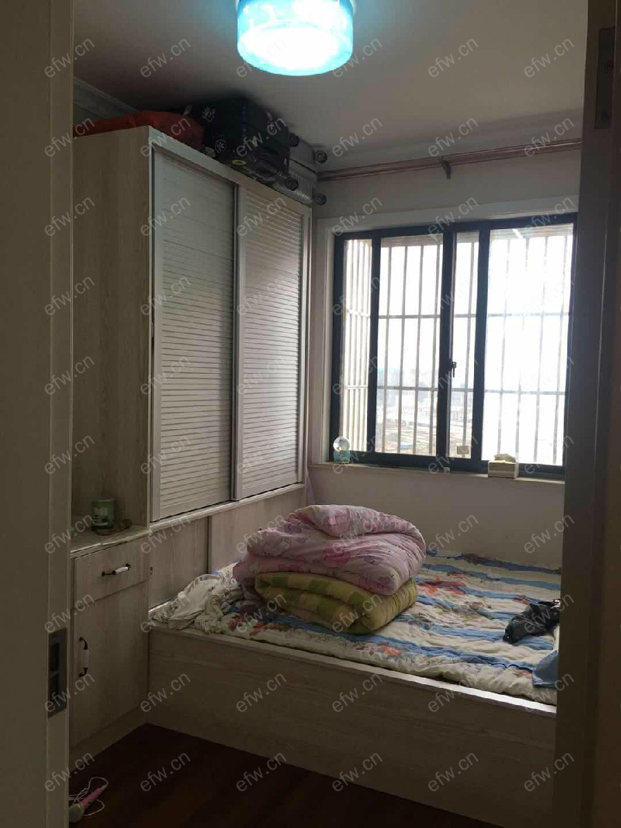 梧桐水岸位置好，环境优雅，94.5平米精装2房1
