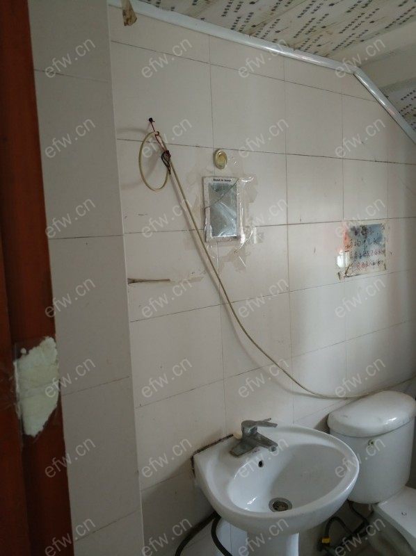 隐秀苑精装3室  随时看房 拎包入住 1和2是空着的