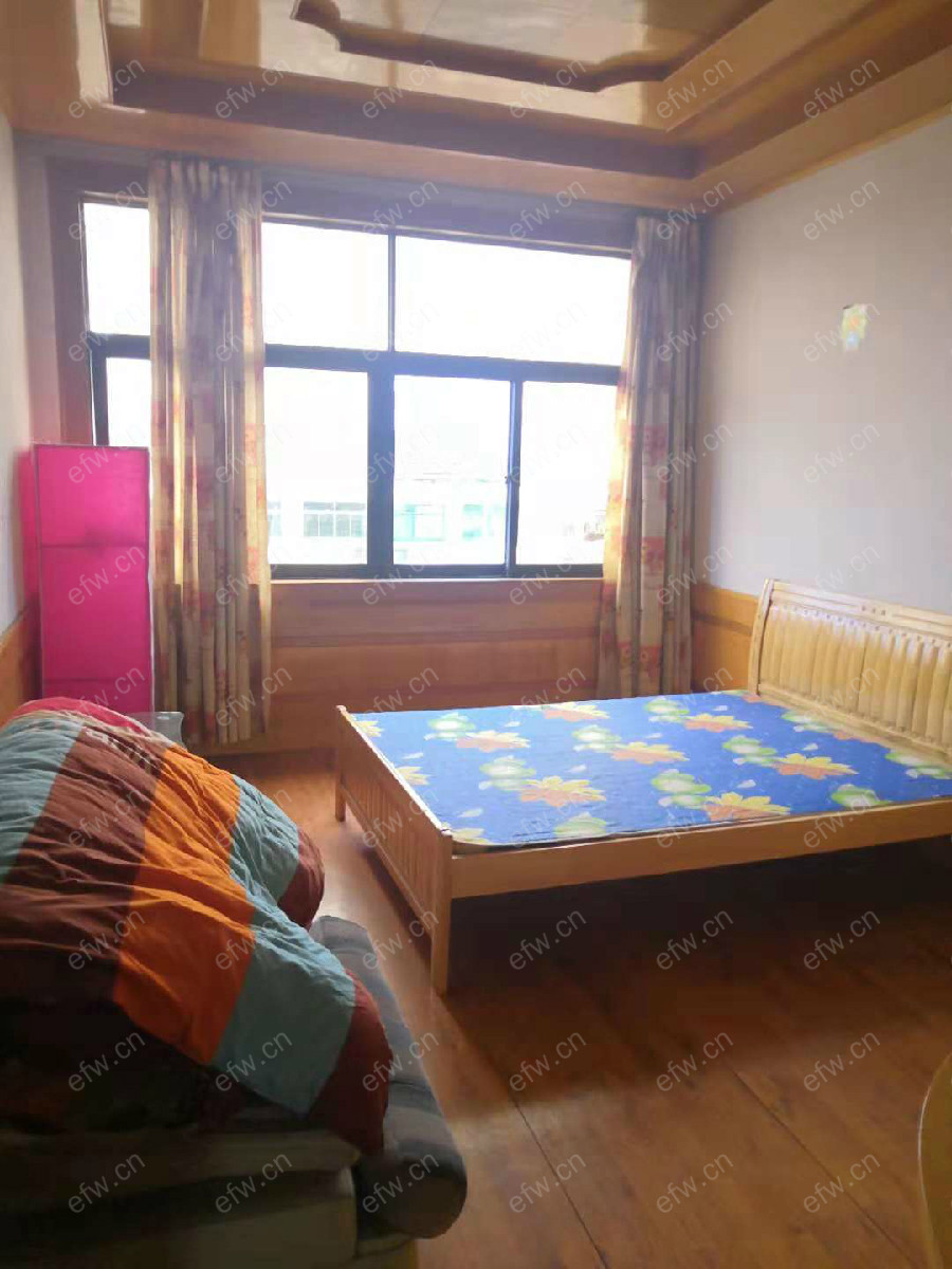 友谊路 3室1厅精装出售