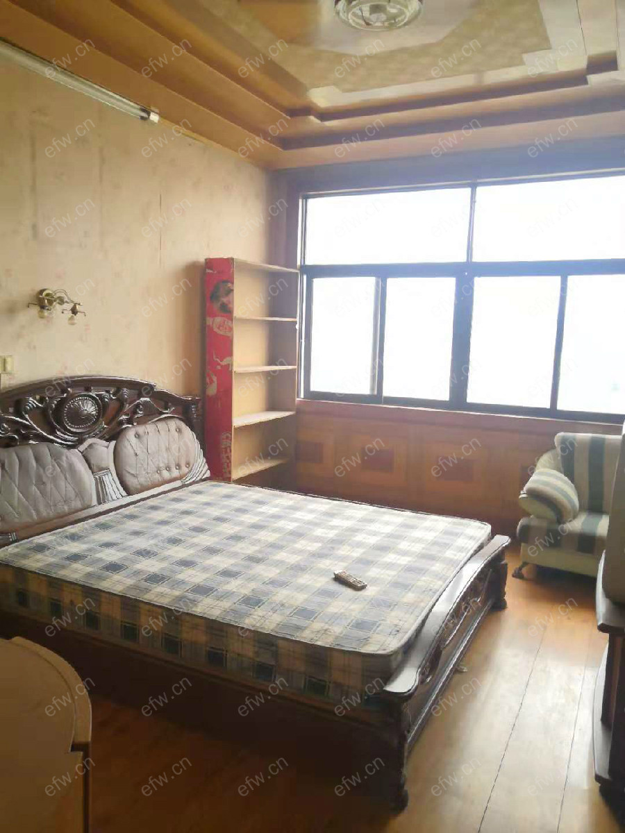 友谊路 3室1厅精装出售