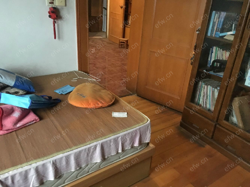 荣巷中荣新村 3室1厅