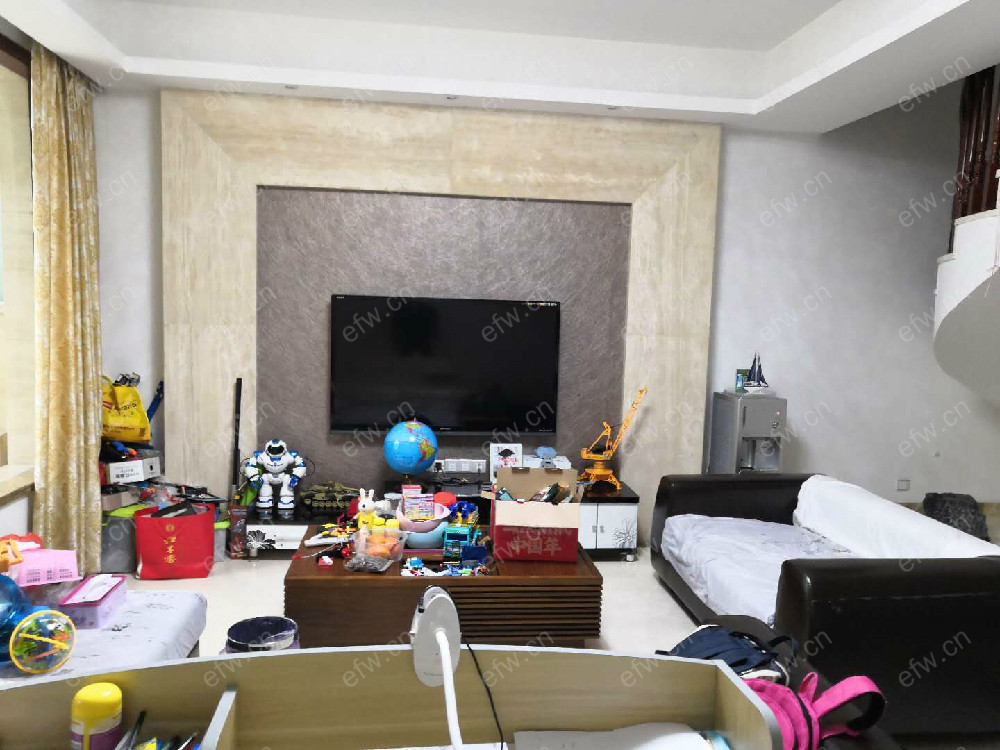 village 经典room房 东边户 全明 精装修！