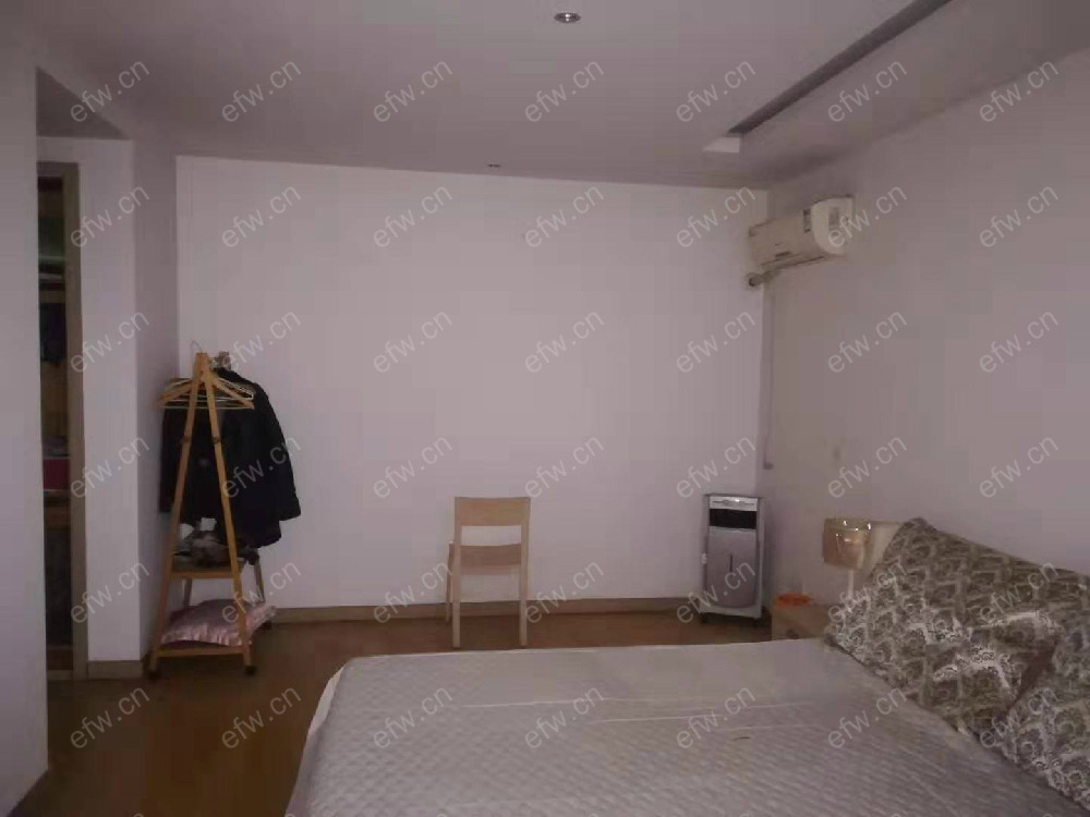 莲蓉苑 两室两厅。。。。