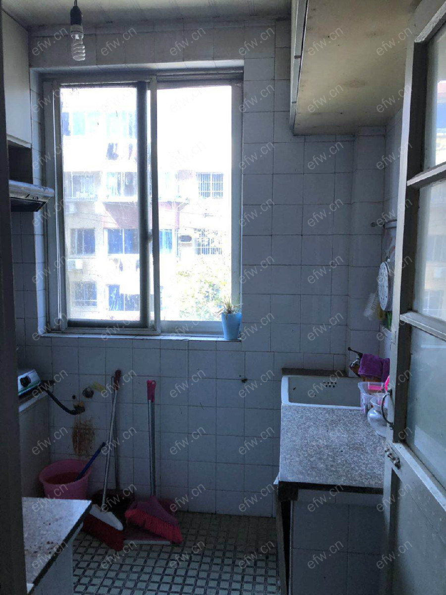 惠龙新村 1室1厅 6月底到期