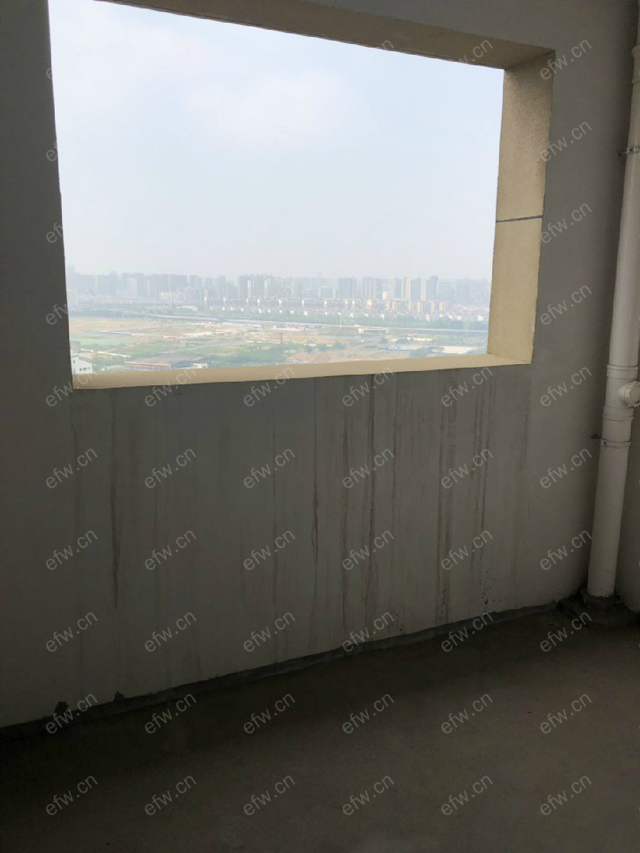 市繁华地段高档小区毛坯任你装电梯中间