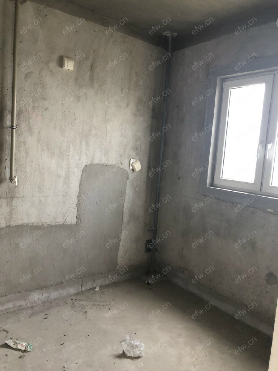 市繁华地段高档小区毛坯任你装电梯中间