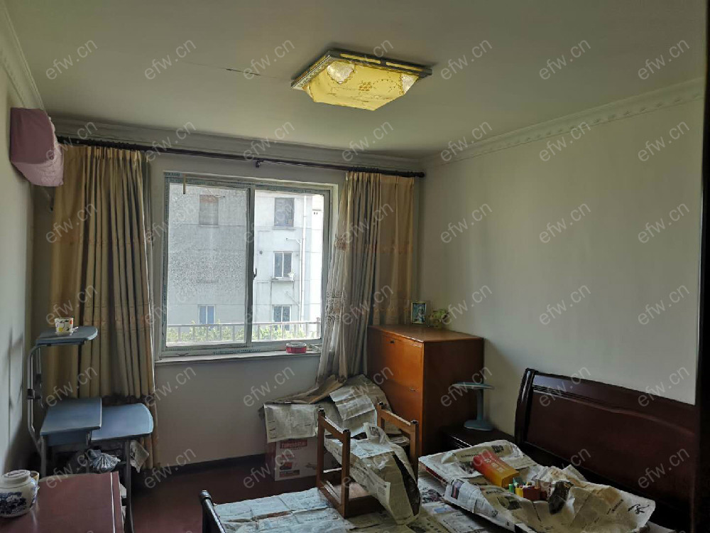 翠云新村 2室1厅  不是顶楼 诚卖