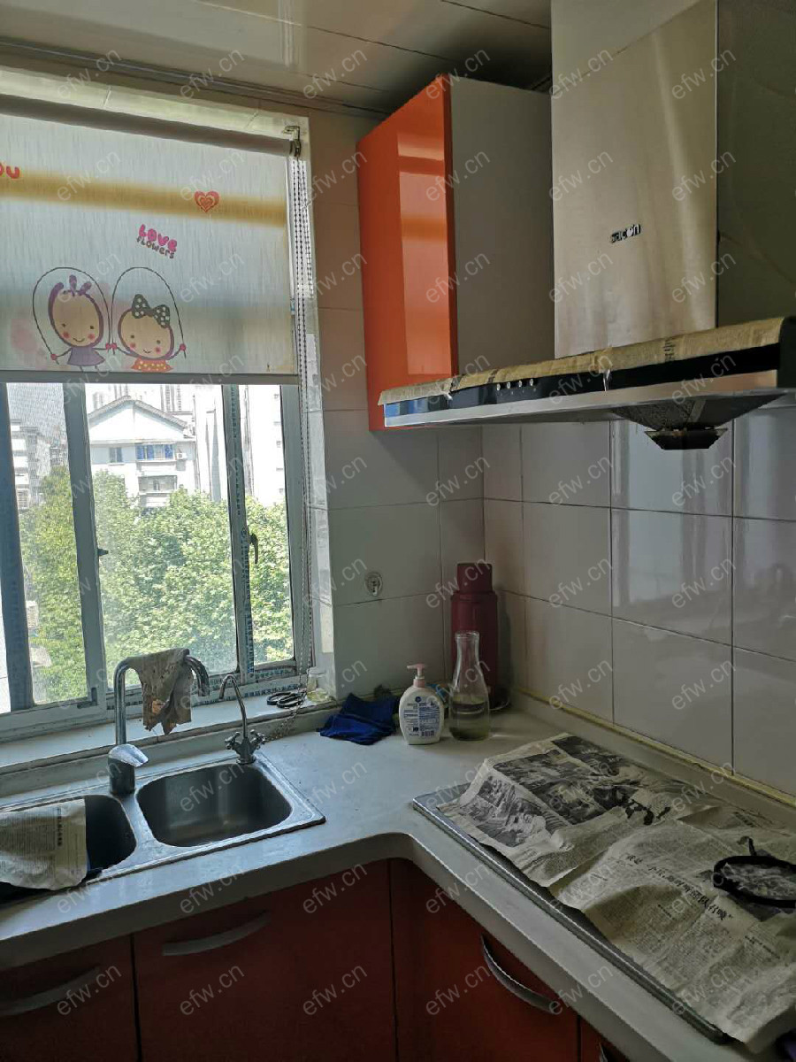 翠云新村 2室1厅  不是顶楼 诚卖