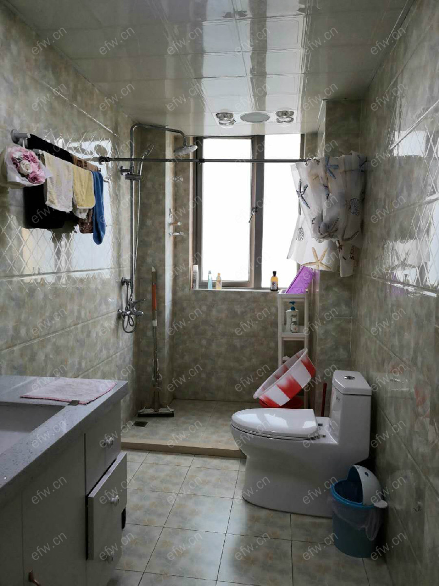 蔚蓝观邸 3室2厅2卫 166急售