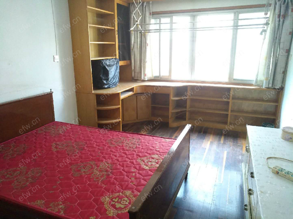 上里东精装2室  随时看房 拎包入住